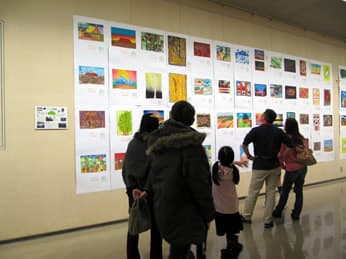 （2）第33回姉妹友好都市児童生徒書画展の開催（名古屋市教育委員会と共催）
